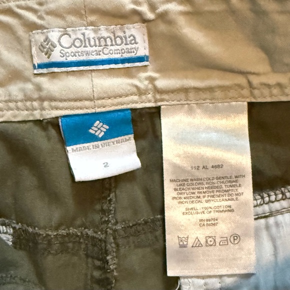Columbia Khaki Green Ladies Short-Size 2 - Picture 5 of 6